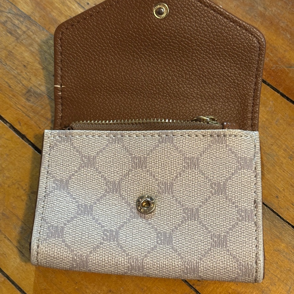 Steve Madden Tan and Cream Wallet